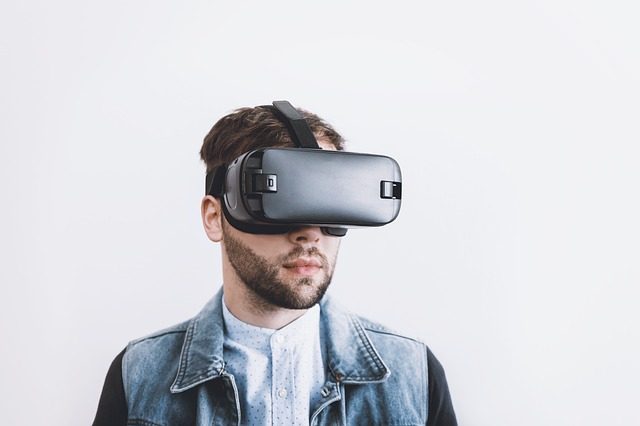 Шлем виртуальной реальности - что подарить программситу  