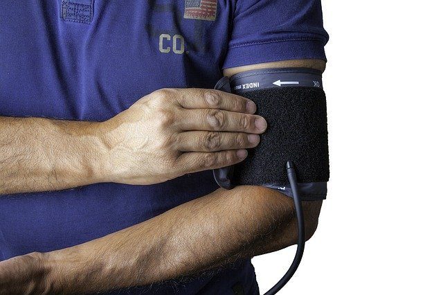 Тонометр для измерения артериального давления - Что подарить врачу в благодарность